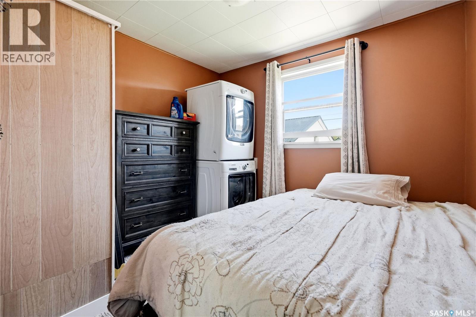 780 Railway Avenue, Elbow, SK - Indoor Photo Showing Bedroom