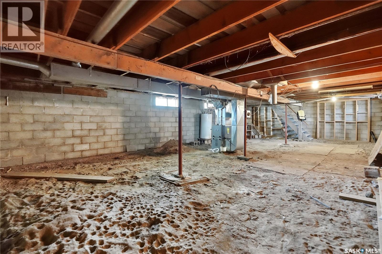 780 Railway Avenue, Elbow, SK - Indoor Photo Showing Basement