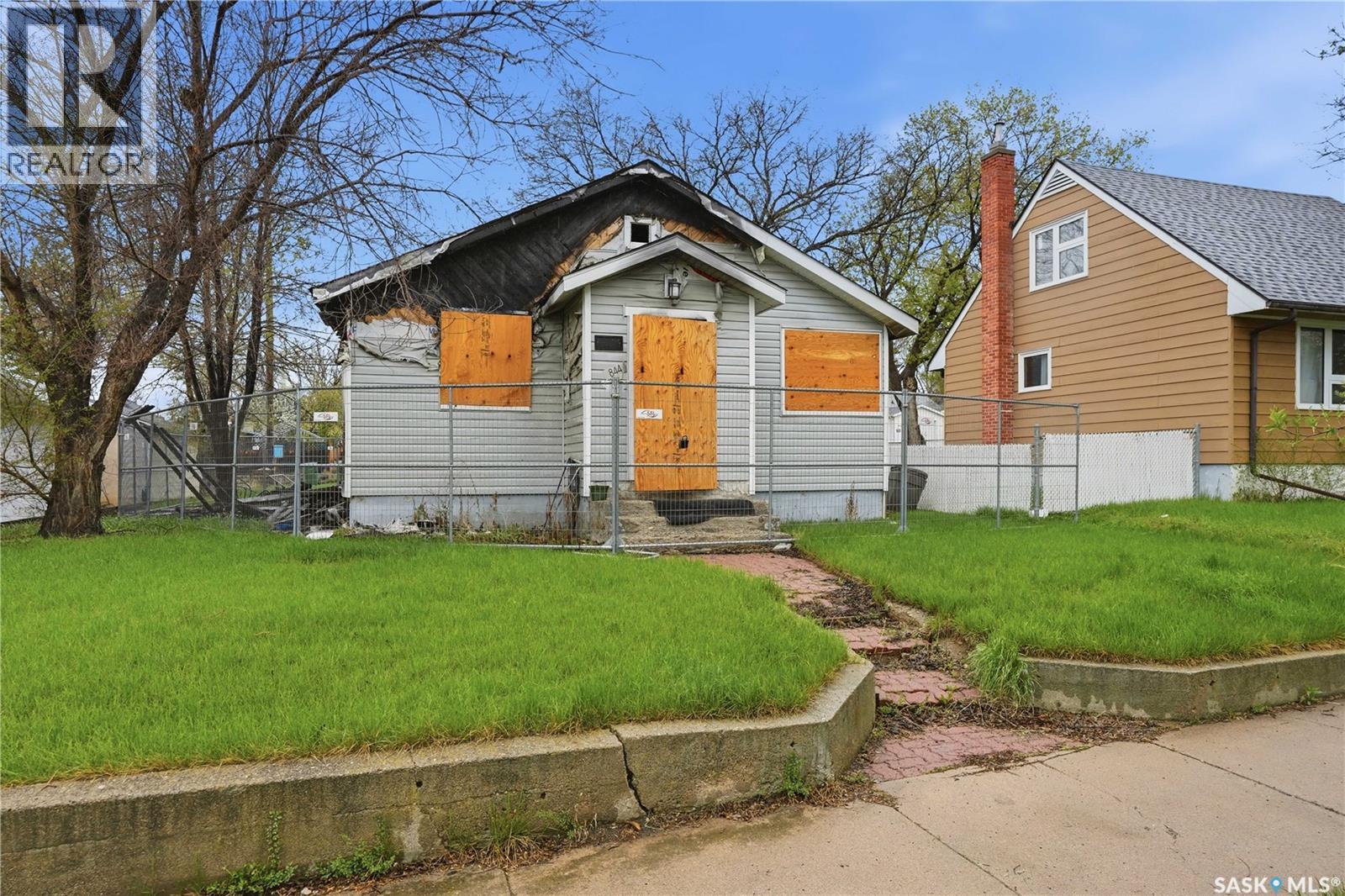 844 6Th Avenue Nw, Moose Jaw, SK - Outdoor