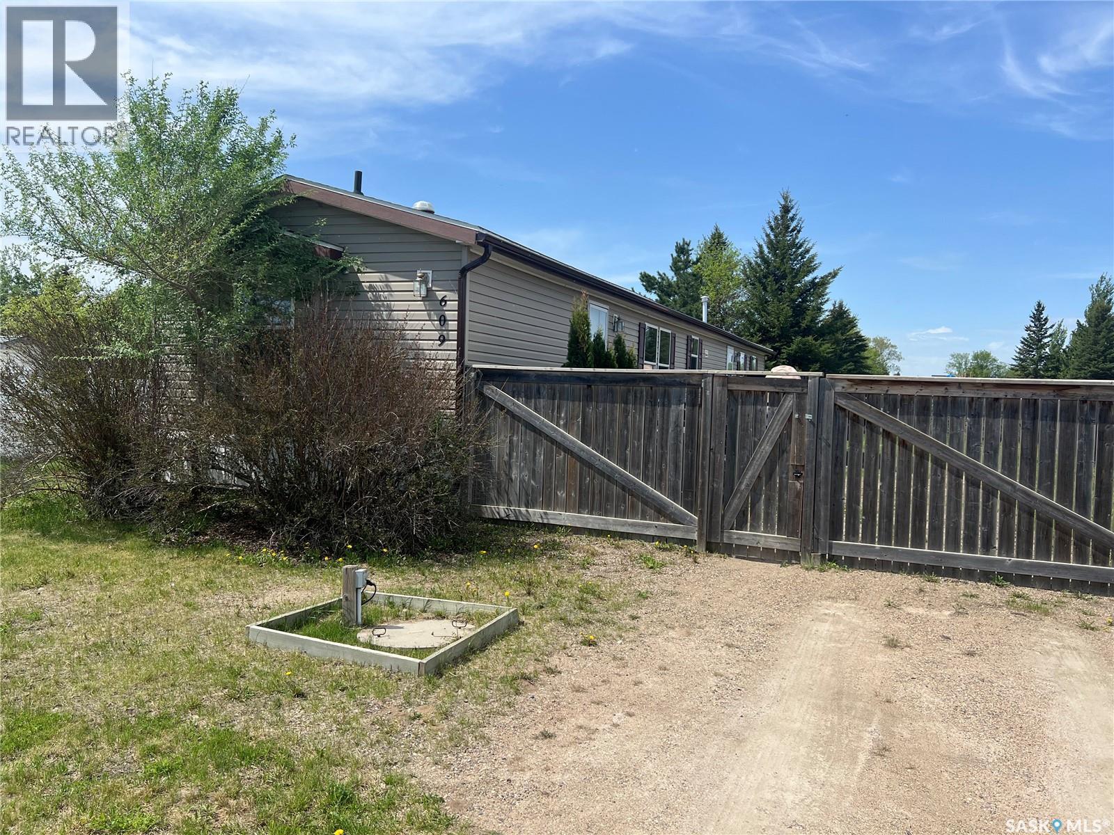 609 6Th Street E, Meadow Lake, SK