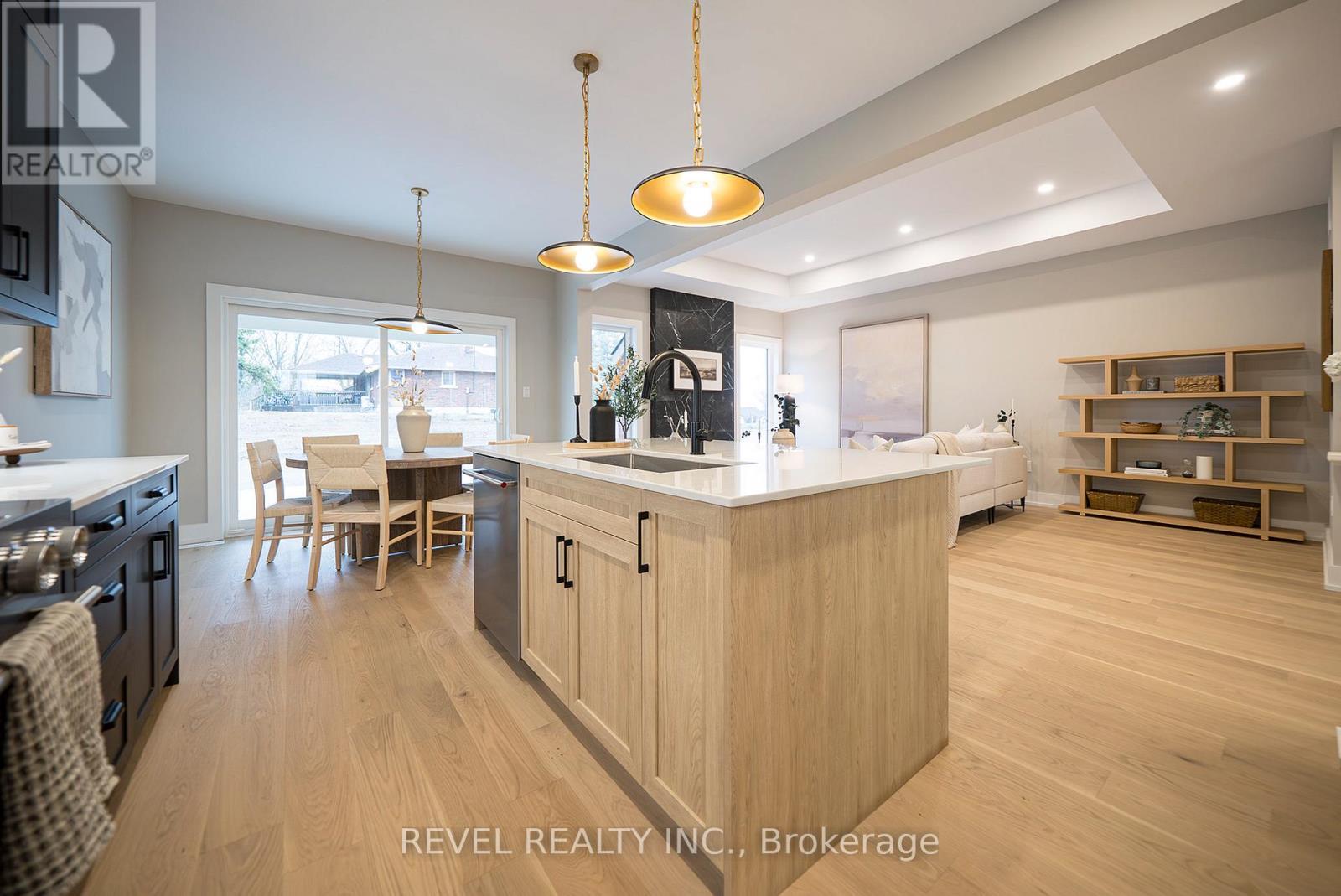Lot 17 Augustus Street, Brant, ON - Indoor Photo Showing Kitchen With Upgraded Kitchen