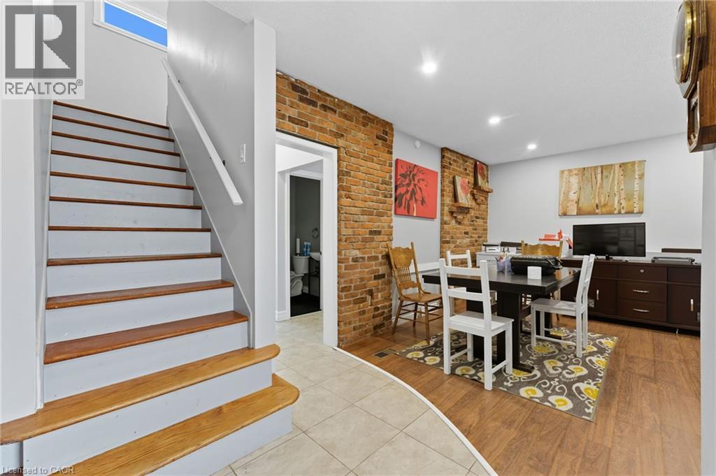 338 Trinity Church Road, Hamilton, ON