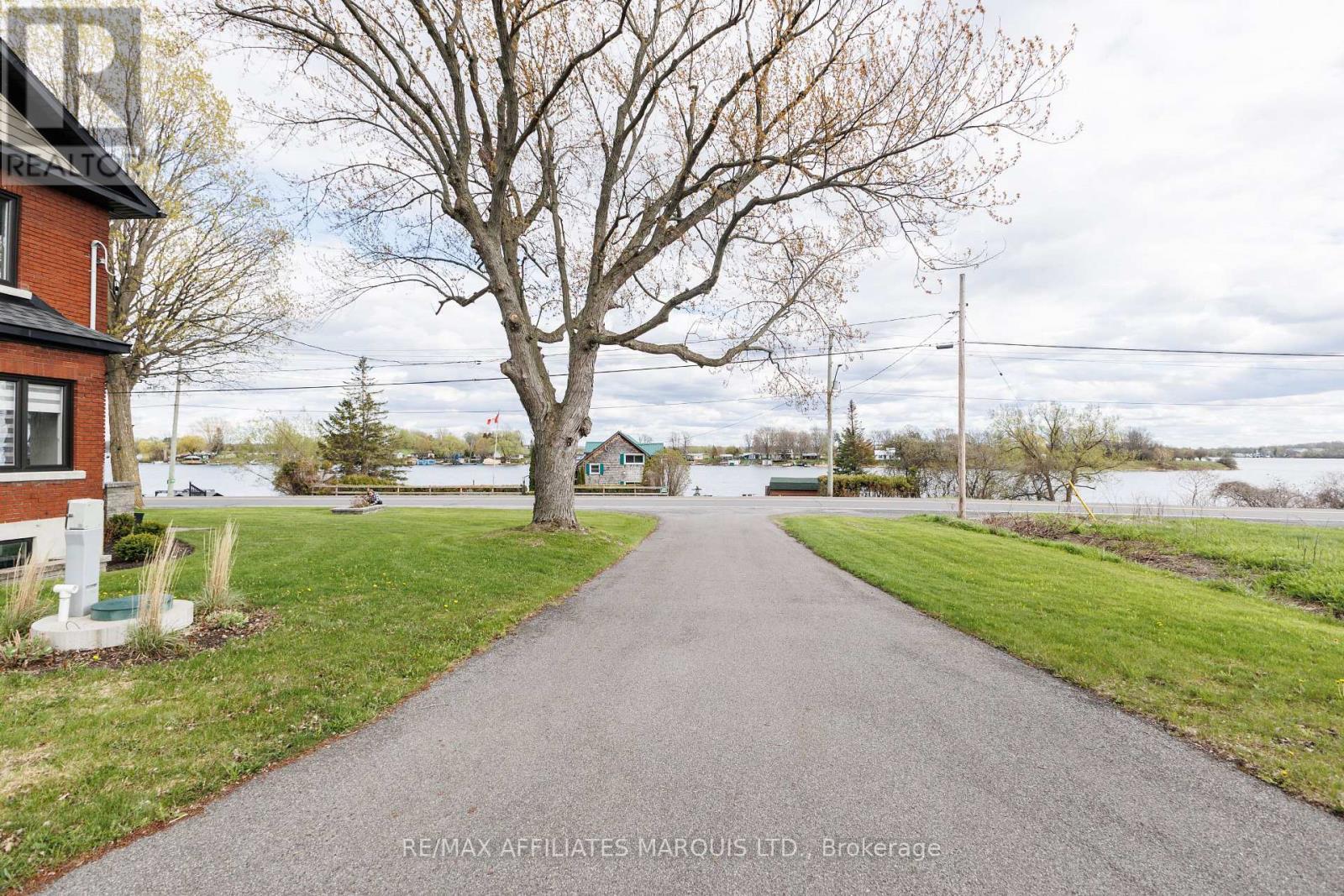 View from side of house - 3314 Montreal Road, Cornwall, ON - Outdoor With View