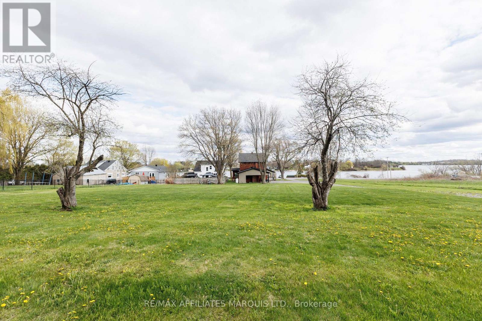 View from back yard - 3314 Montreal Road, Cornwall, ON - Outdoor With View