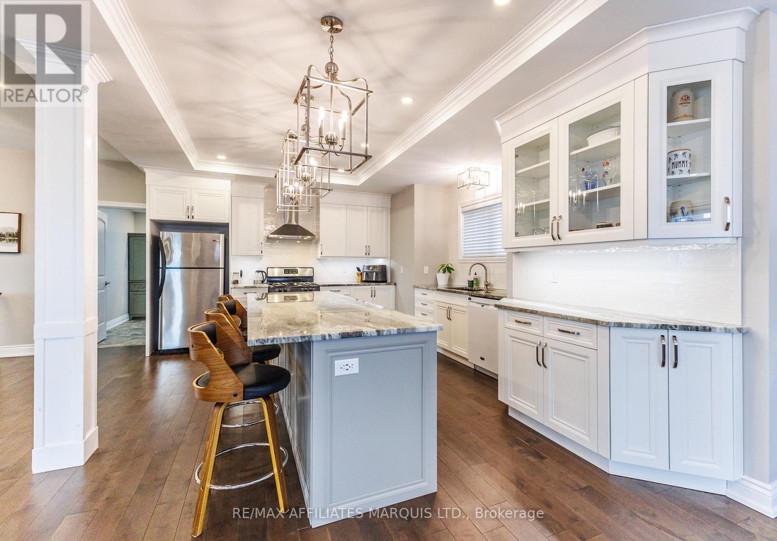 3314 Montreal Road, Cornwall, ON - Indoor Photo Showing Kitchen