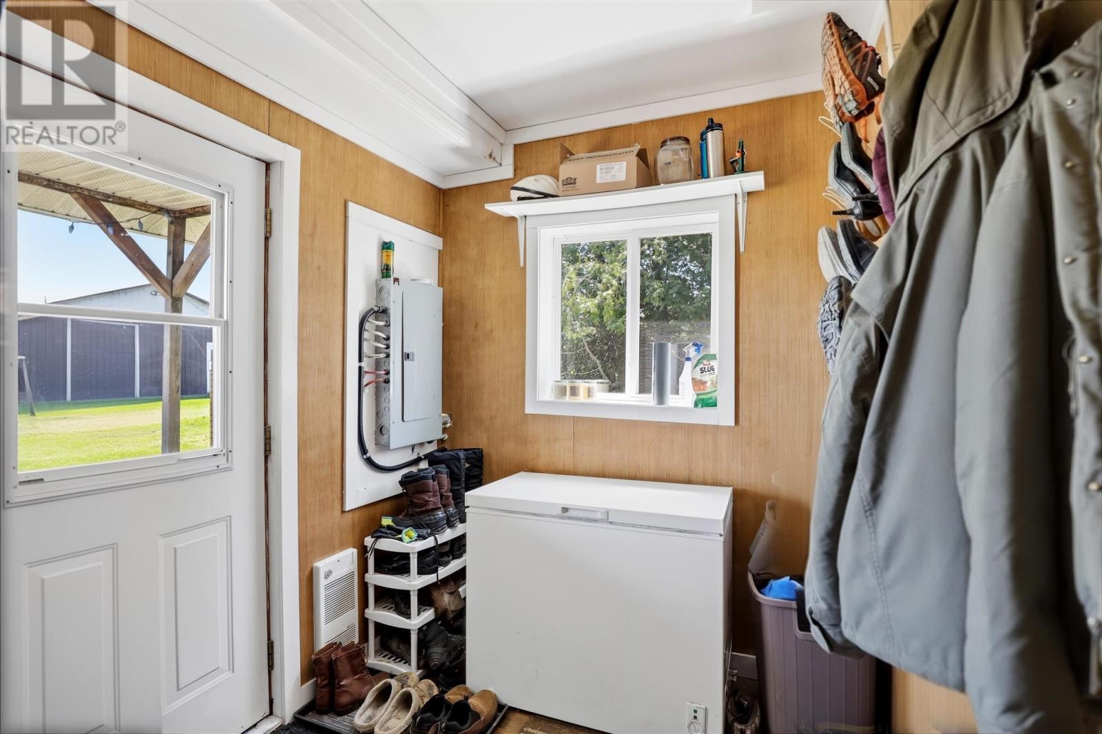 540 Smith Rd, Desbarats, ON - Indoor Photo Showing Laundry Room
