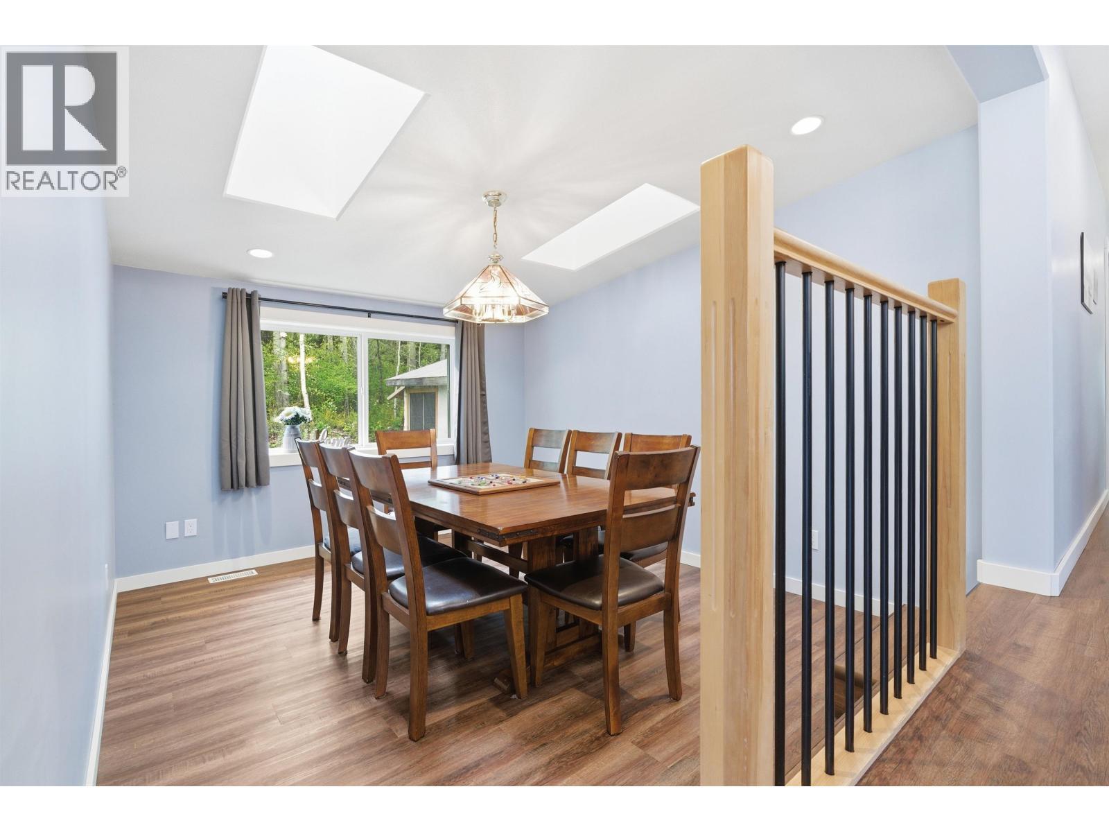 2102 Quartz Road, Quesnel, BC - Indoor Photo Showing Dining Room