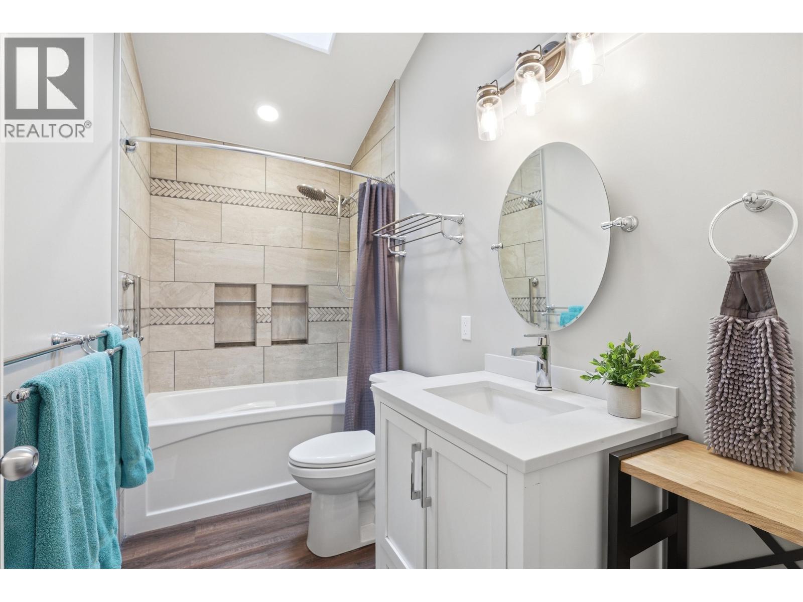 2102 Quartz Road, Quesnel, BC - Indoor Photo Showing Bathroom
