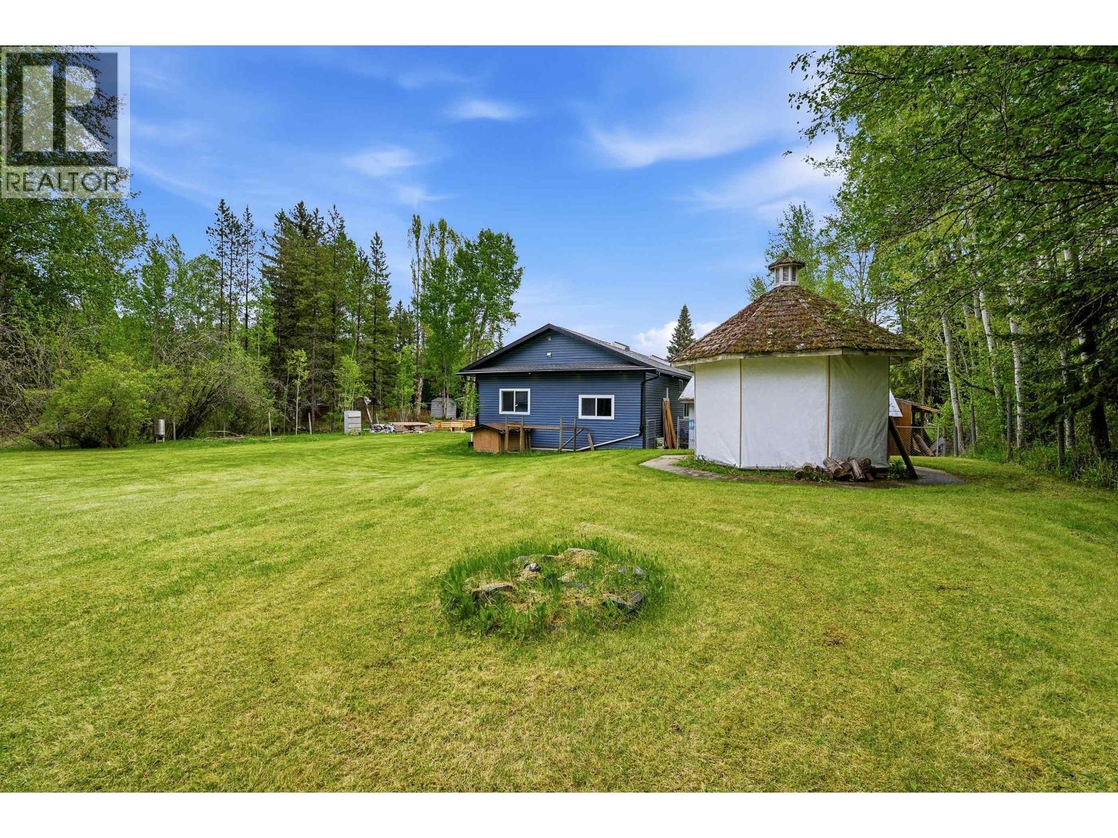 2102 Quartz Road, Quesnel, BC - Outdoor With Backyard