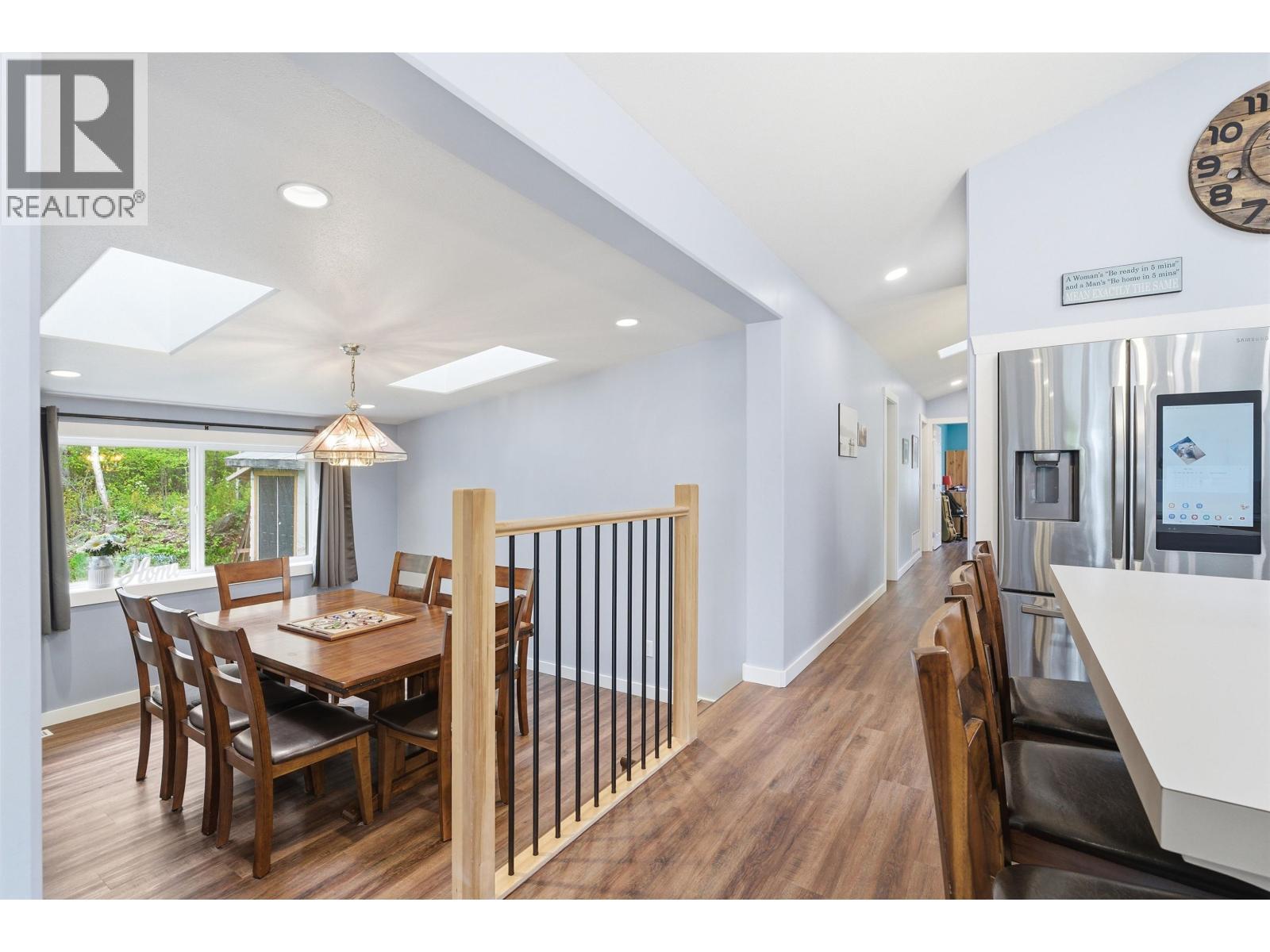 2102 Quartz Road, Quesnel, BC - Indoor Photo Showing Dining Room