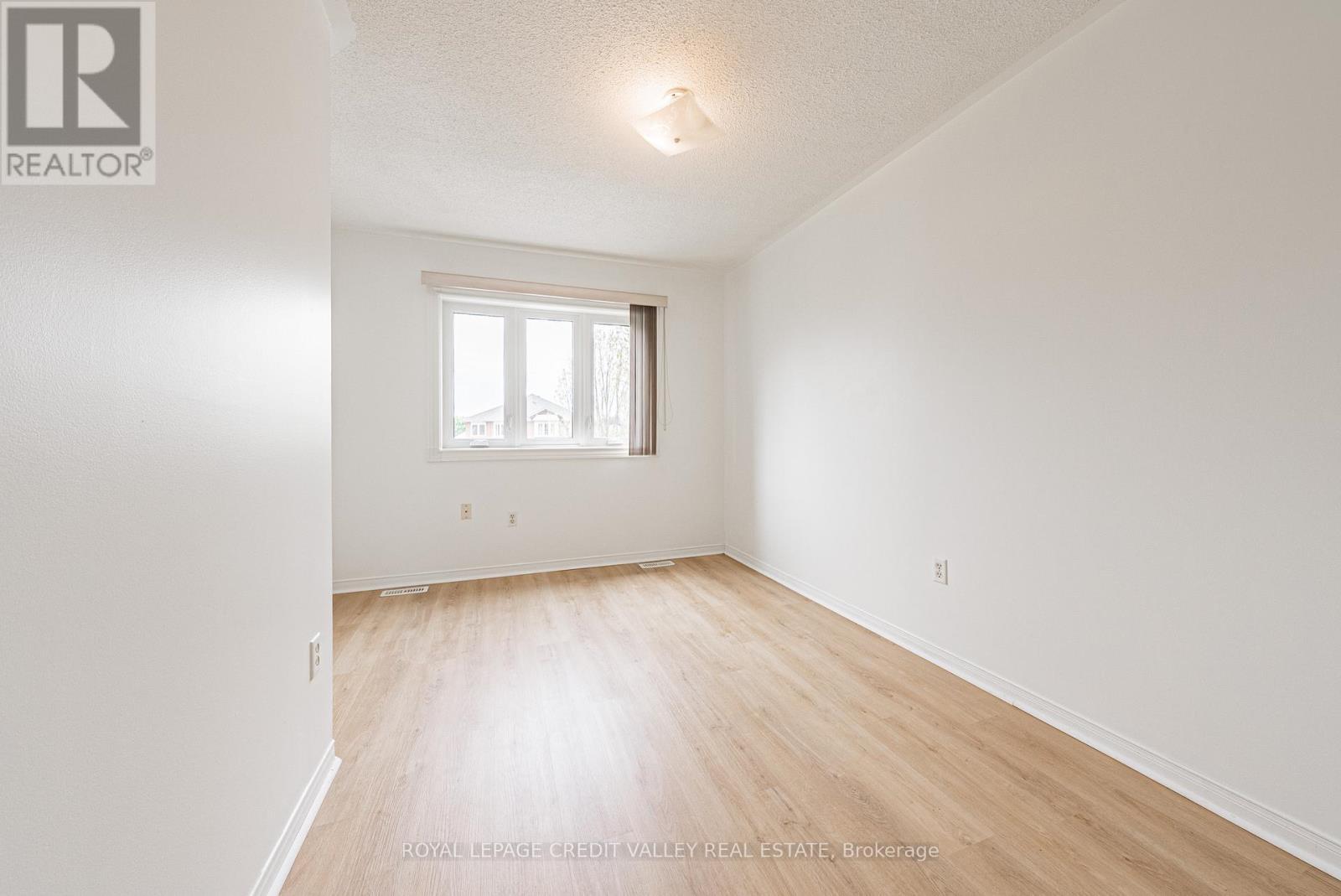 155 Saddletree Trail, Brampton, ON - Indoor Photo Showing Other Room