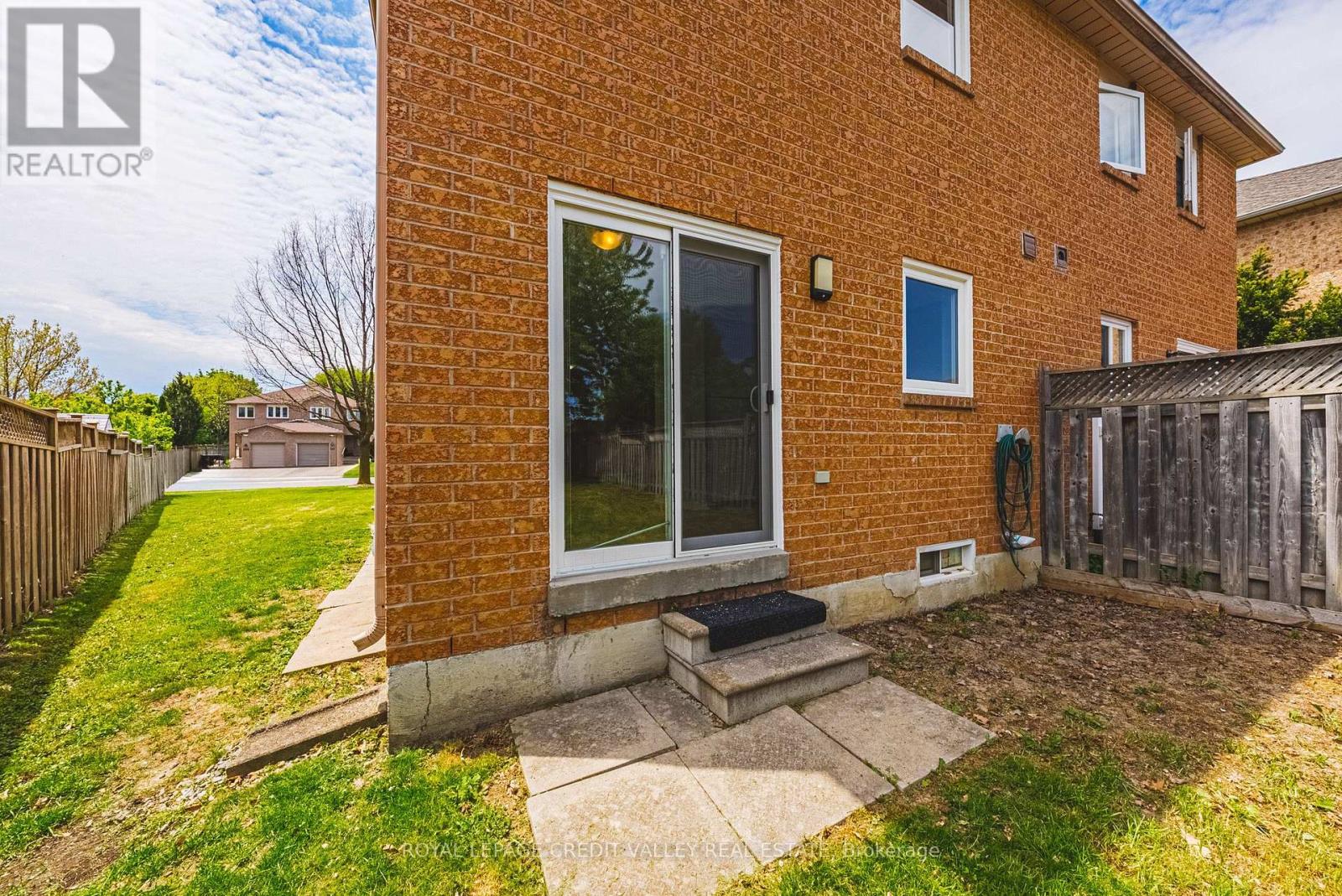 155 Saddletree Trail, Brampton, ON - Outdoor With Exterior