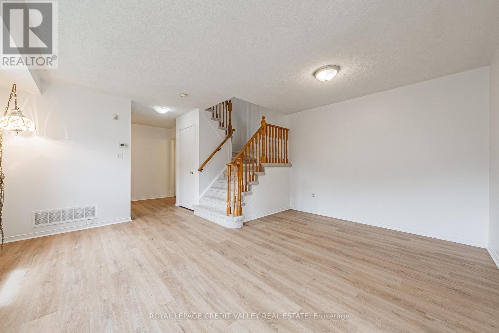 155 Saddletree Trail, Brampton, ON - Indoor Photo Showing Other Room