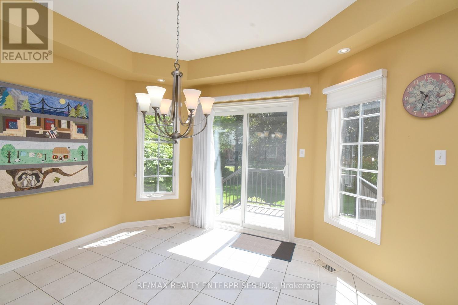 2158 Country Club Drive, Burlington, ON - Indoor Photo Showing Other Room