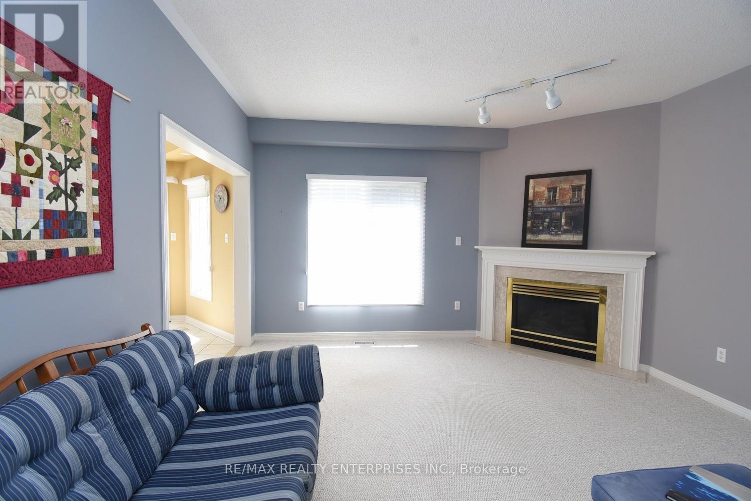 2158 Country Club Drive, Burlington, ON - Indoor Photo Showing Living Room With Fireplace