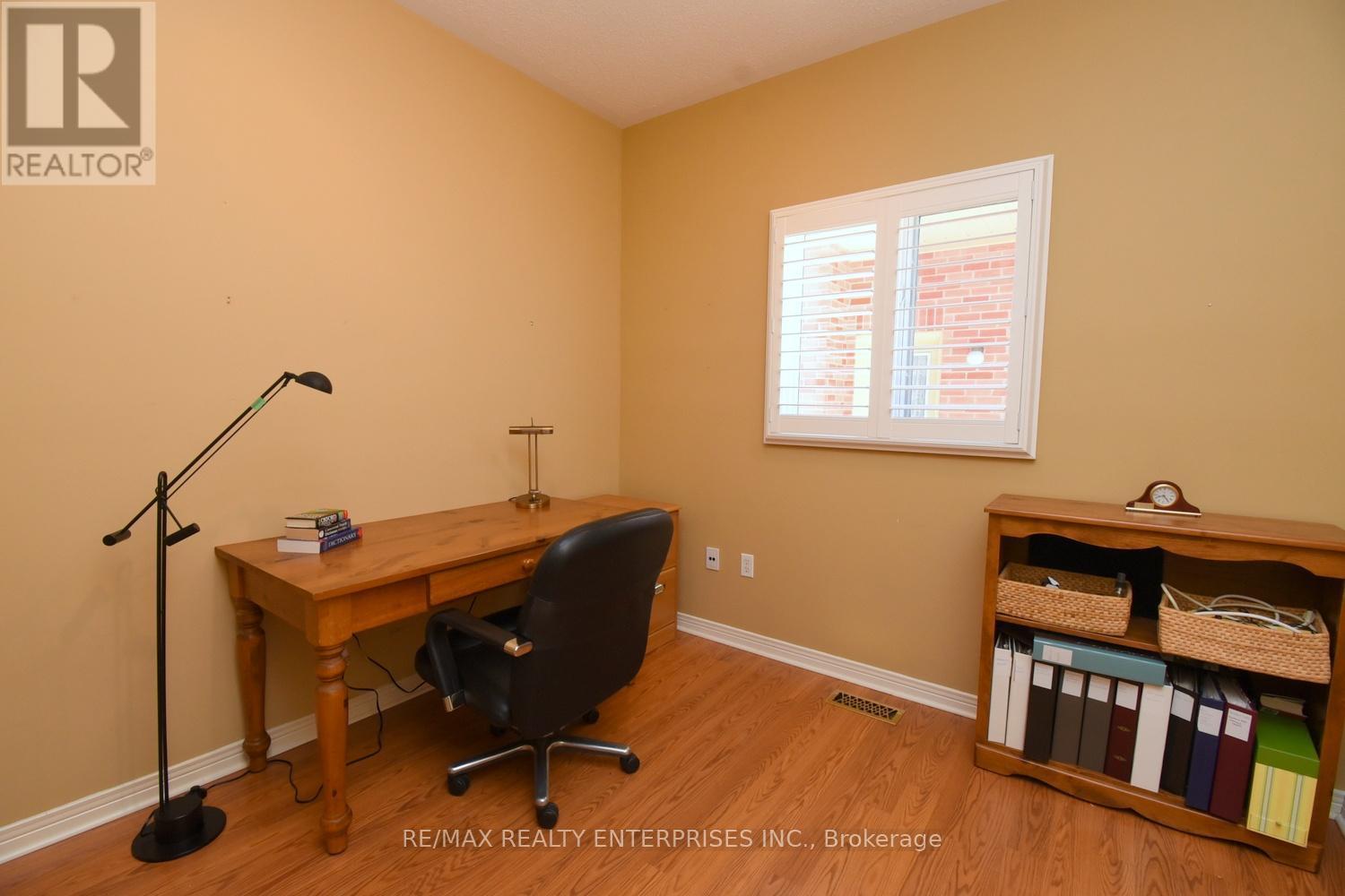 2158 Country Club Drive, Burlington, ON - Indoor
