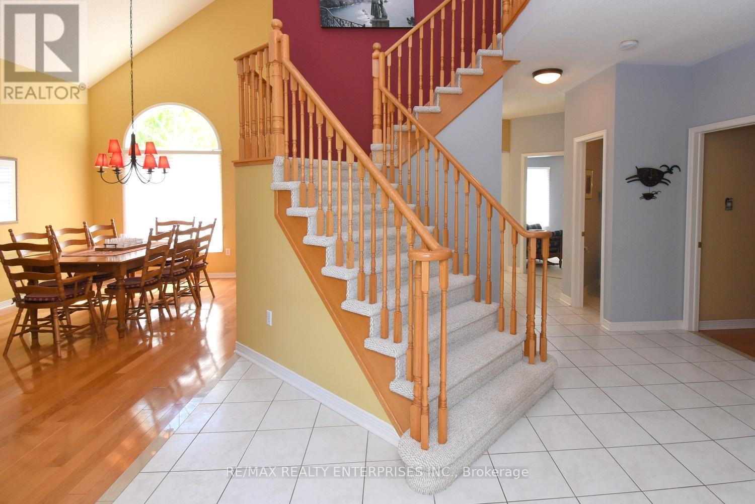 2158 Country Club Drive, Burlington, ON - Indoor