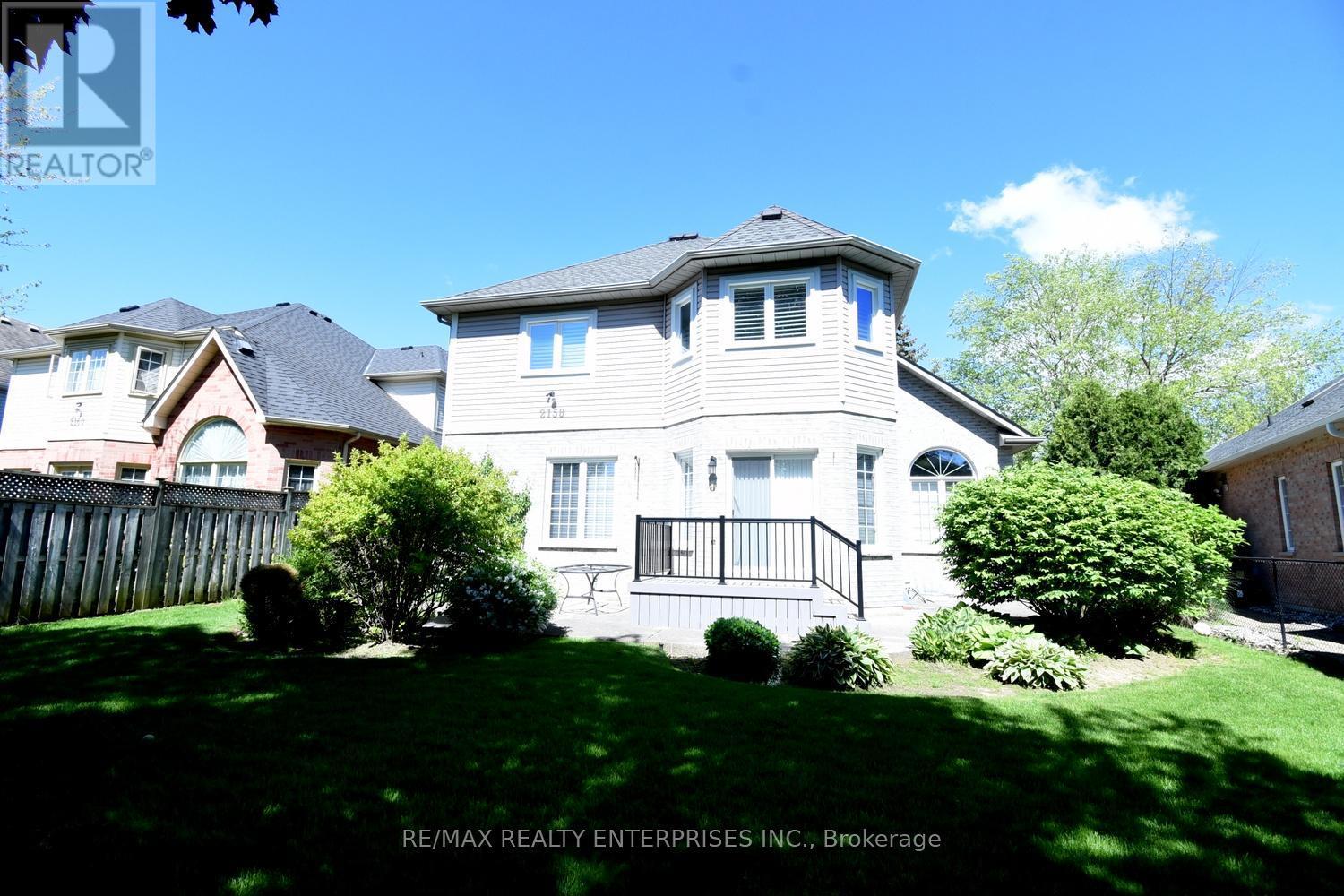2158 Country Club Drive, Burlington, ON - Outdoor