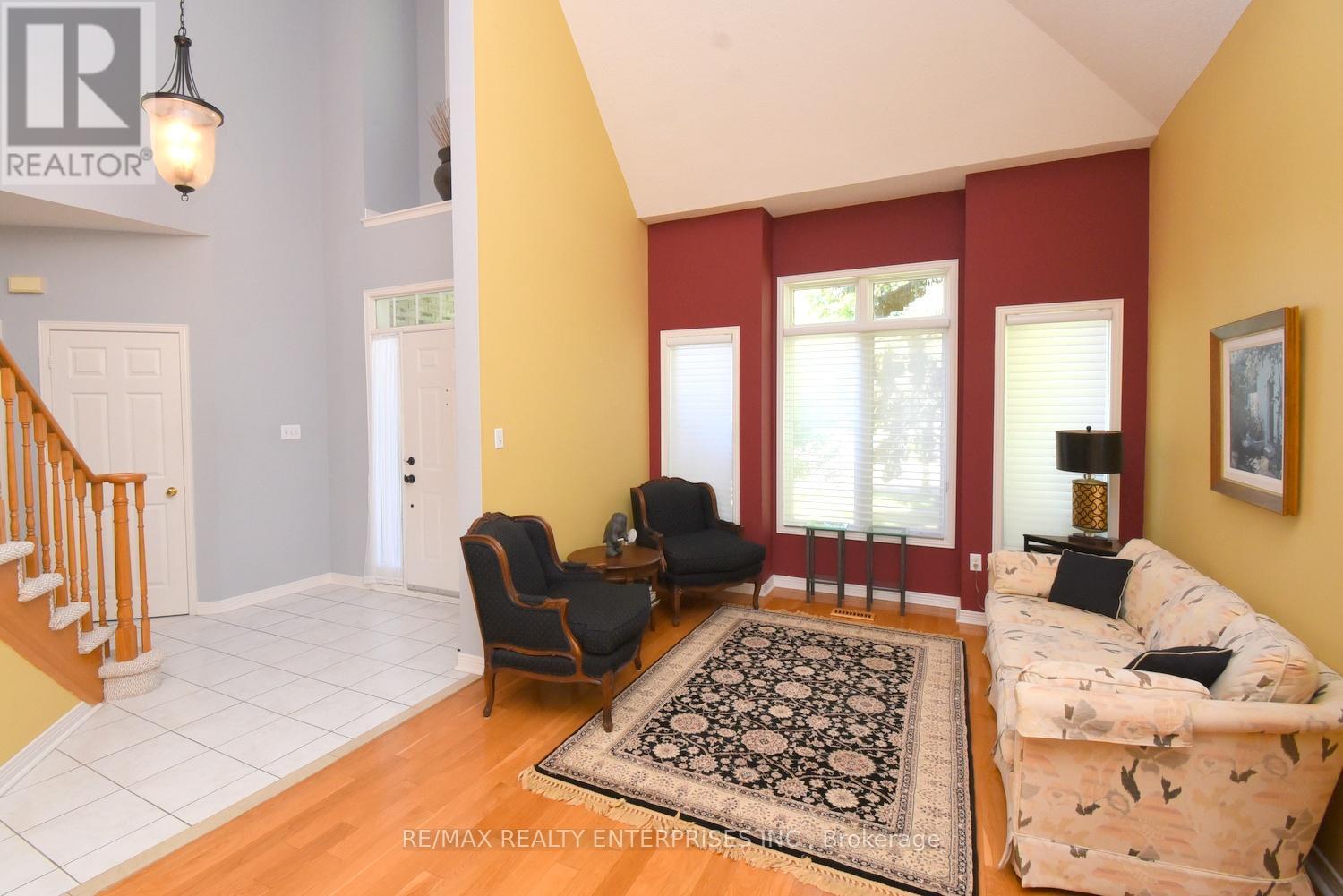 2158 Country Club Drive, Burlington, ON - Indoor