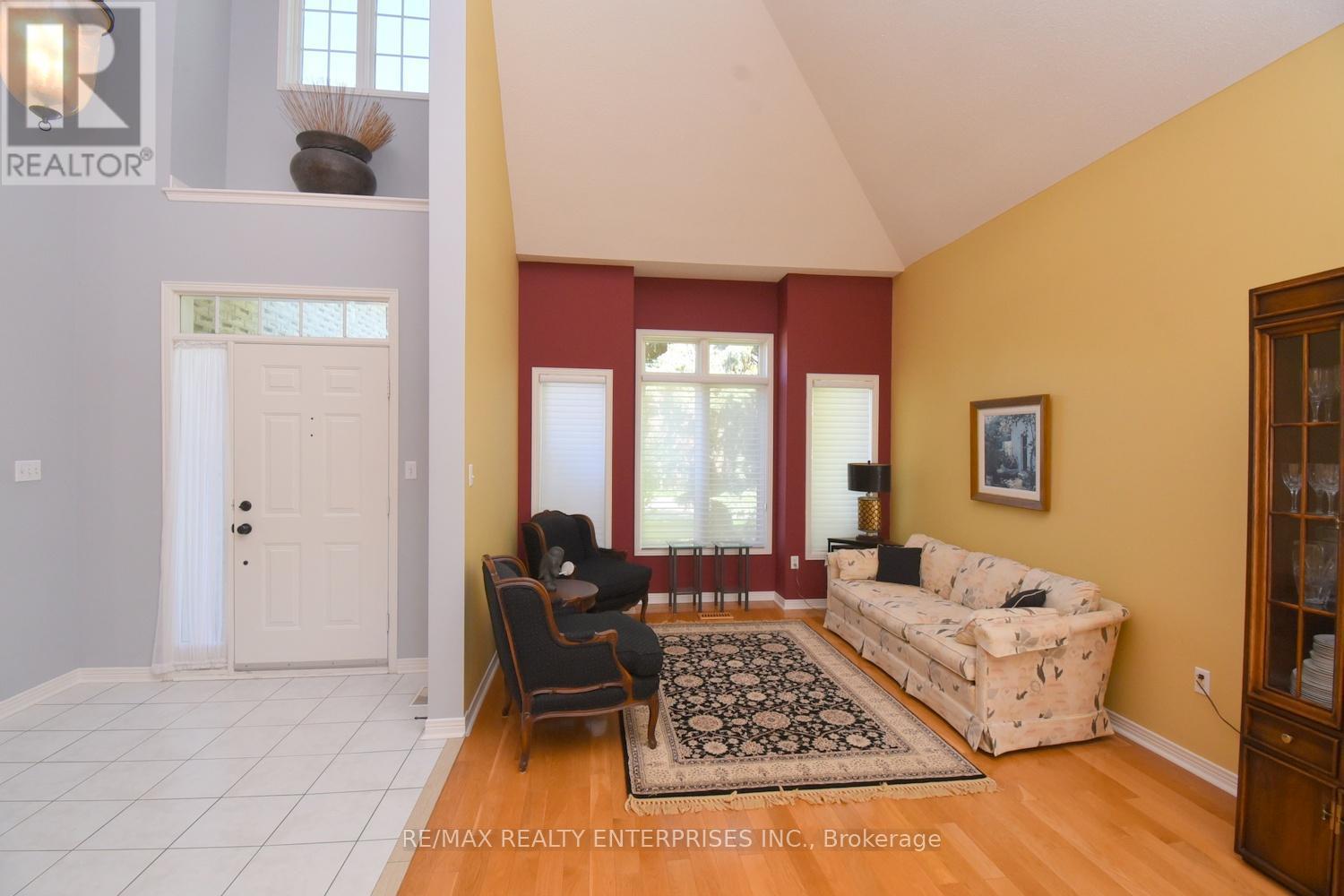 2158 Country Club Drive, Burlington, ON - Indoor