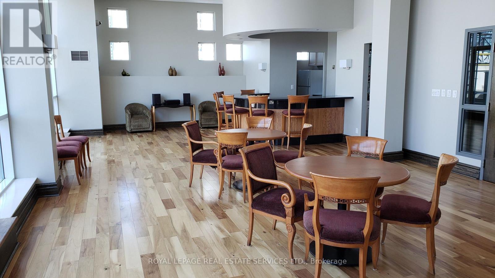 306 - 102 Bloor Street W, Toronto, ON - Indoor Photo Showing Dining Room