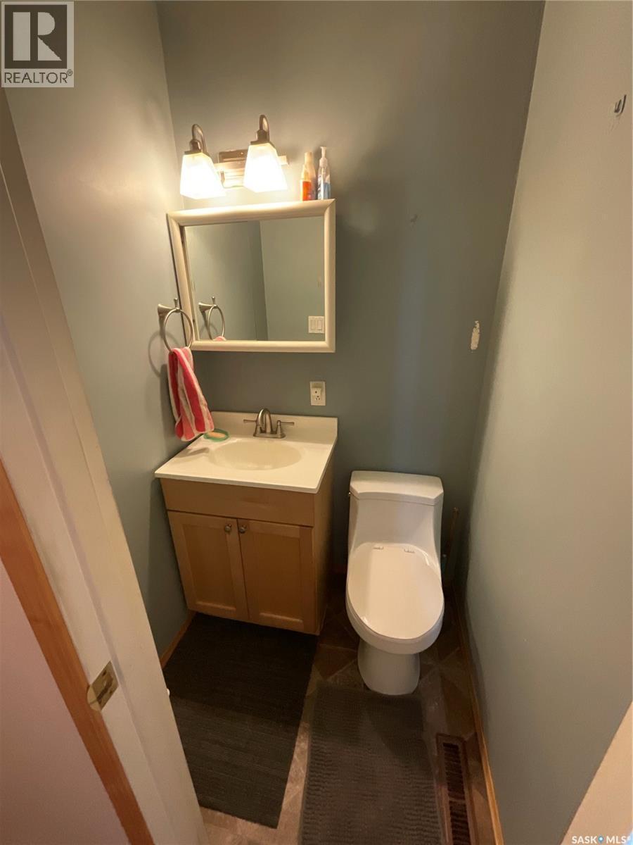 207 7Th Street S, Wakaw, SK - Indoor Photo Showing Bathroom