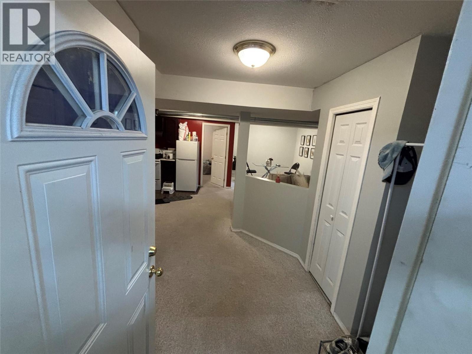 741 Dunrobin Drive, Kamloops, BC - Indoor Photo Showing Other Room