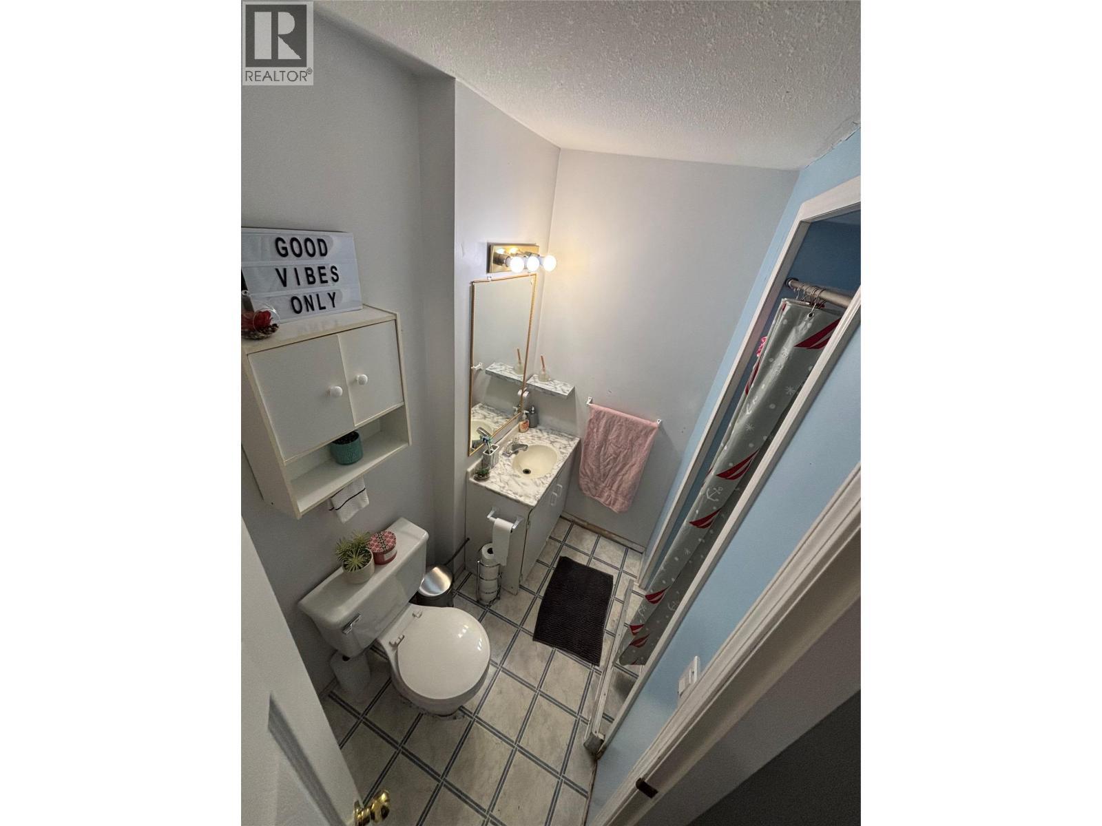 741 Dunrobin Drive, Kamloops, BC - Indoor