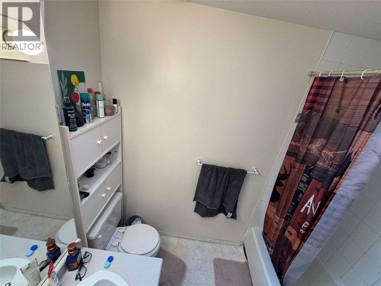 741 Dunrobin Drive, Kamloops, BC - Indoor Photo Showing Other Room