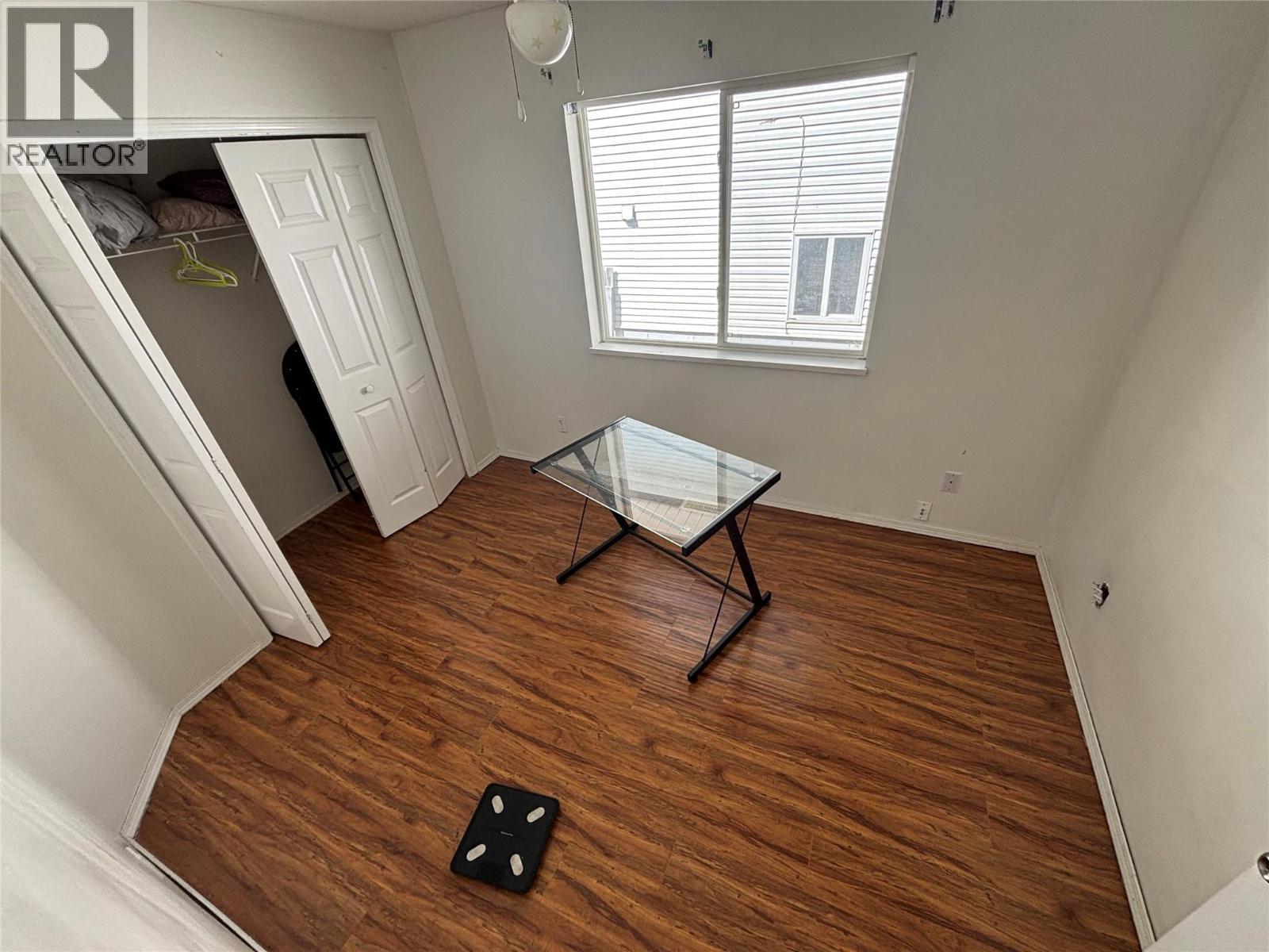 741 Dunrobin Drive, Kamloops, BC - Indoor Photo Showing Other Room