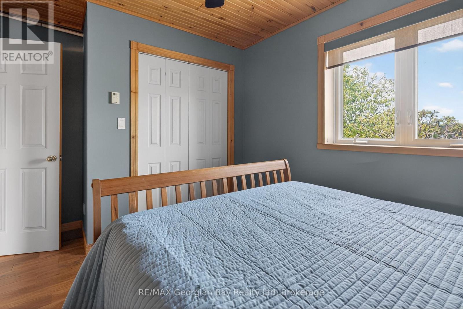 185 Picnic Island Road, Georgian Bay (Baxter), ON - Indoor Photo Showing Bedroom