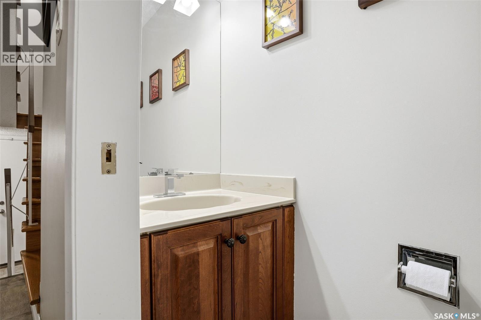 2231 Mcintyre Street, Regina, SK - Indoor Photo Showing Bathroom