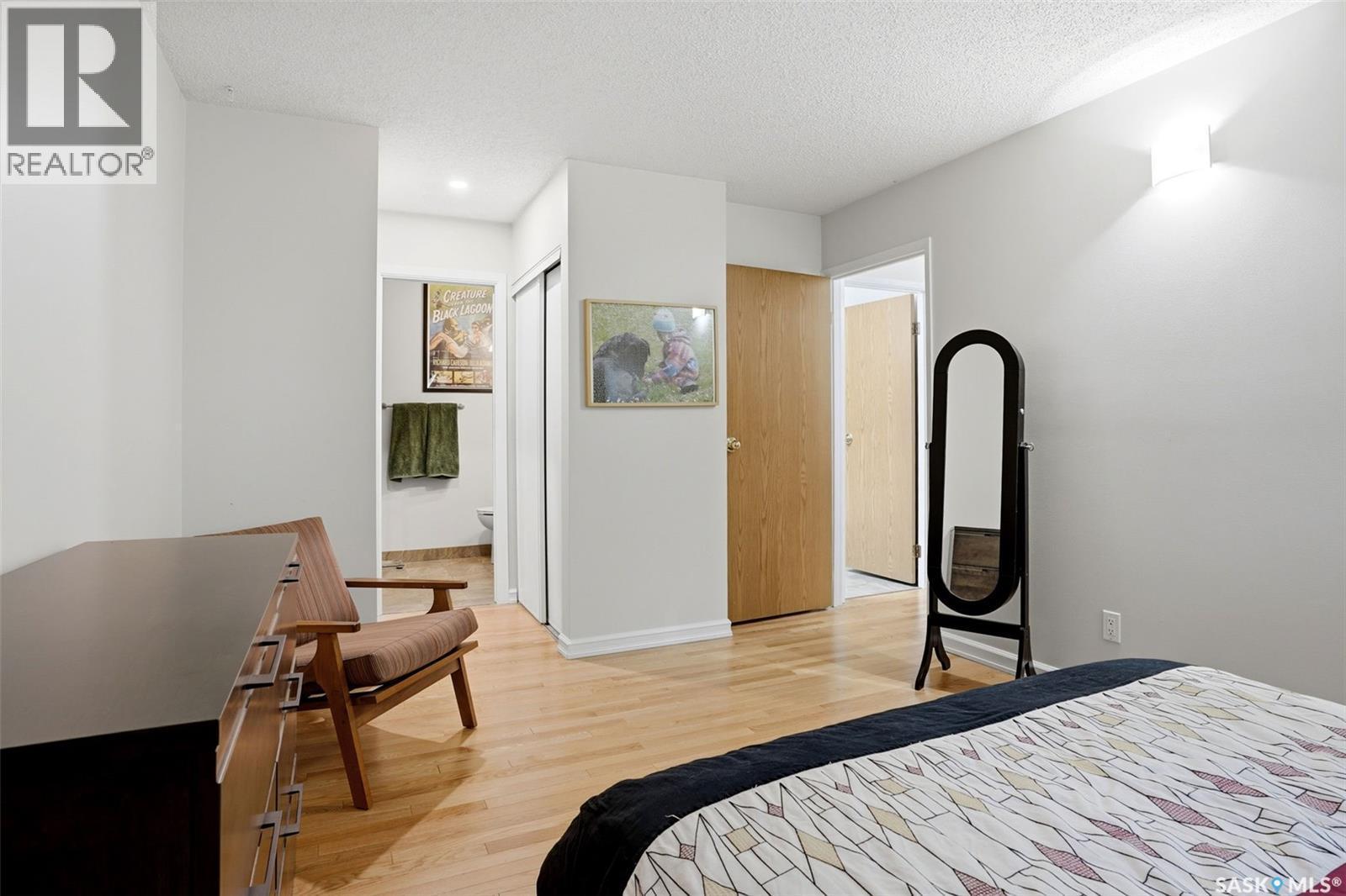 2231 Mcintyre Street, Regina, SK - Indoor Photo Showing Bedroom