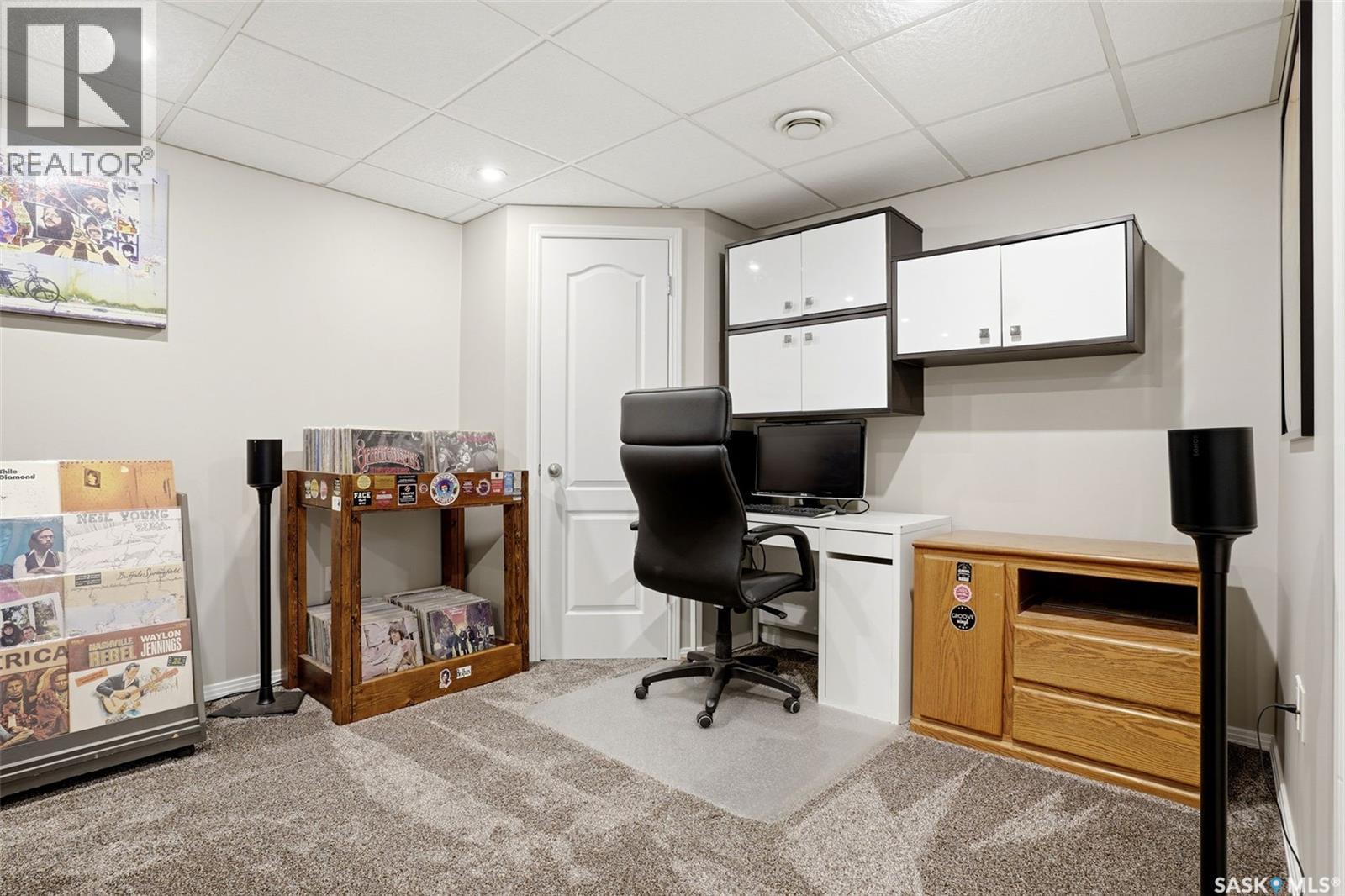 2231 Mcintyre Street, Regina, SK - Indoor Photo Showing Office