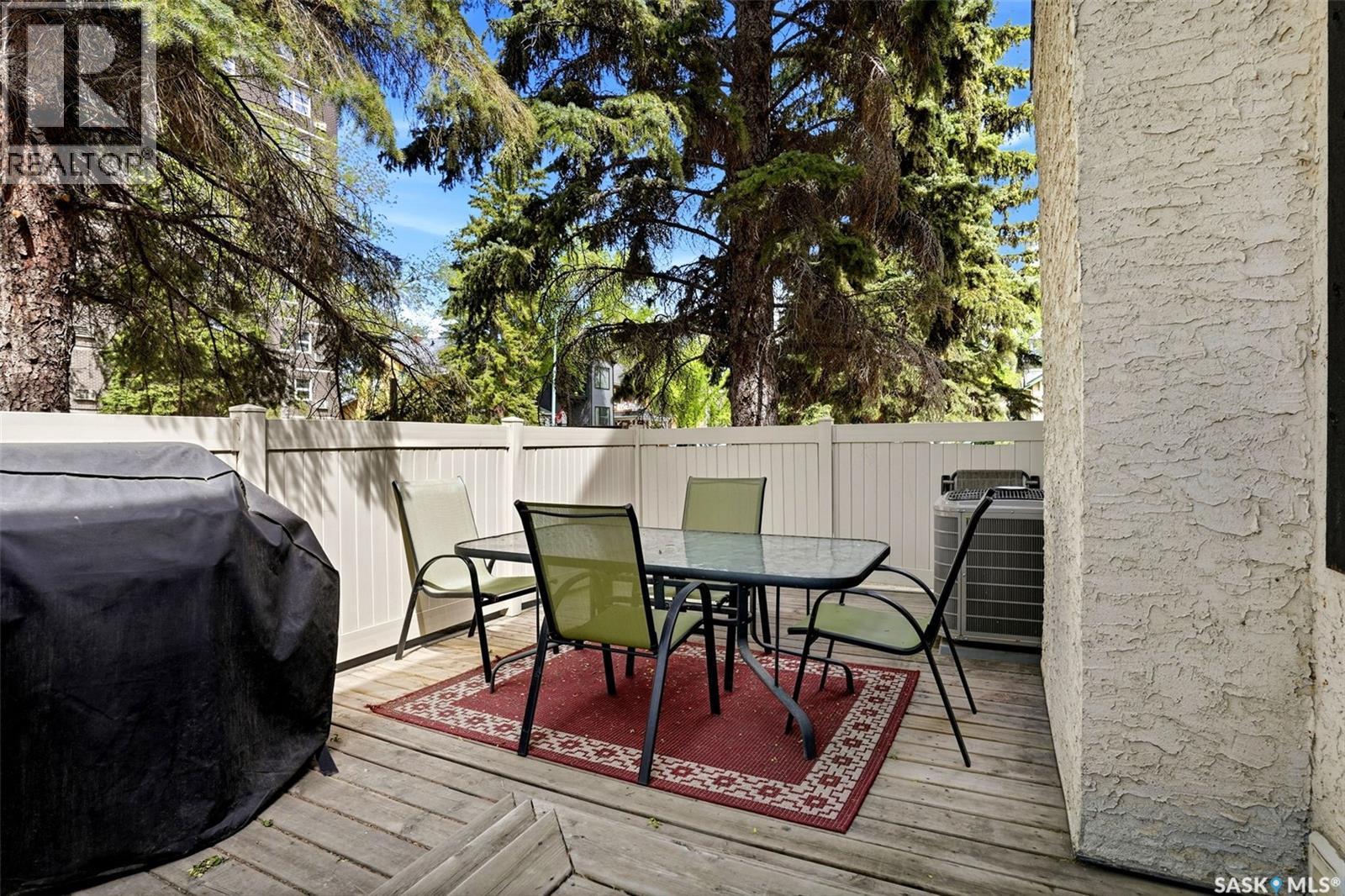 2231 Mcintyre Street, Regina, SK - Outdoor With Deck Patio Veranda