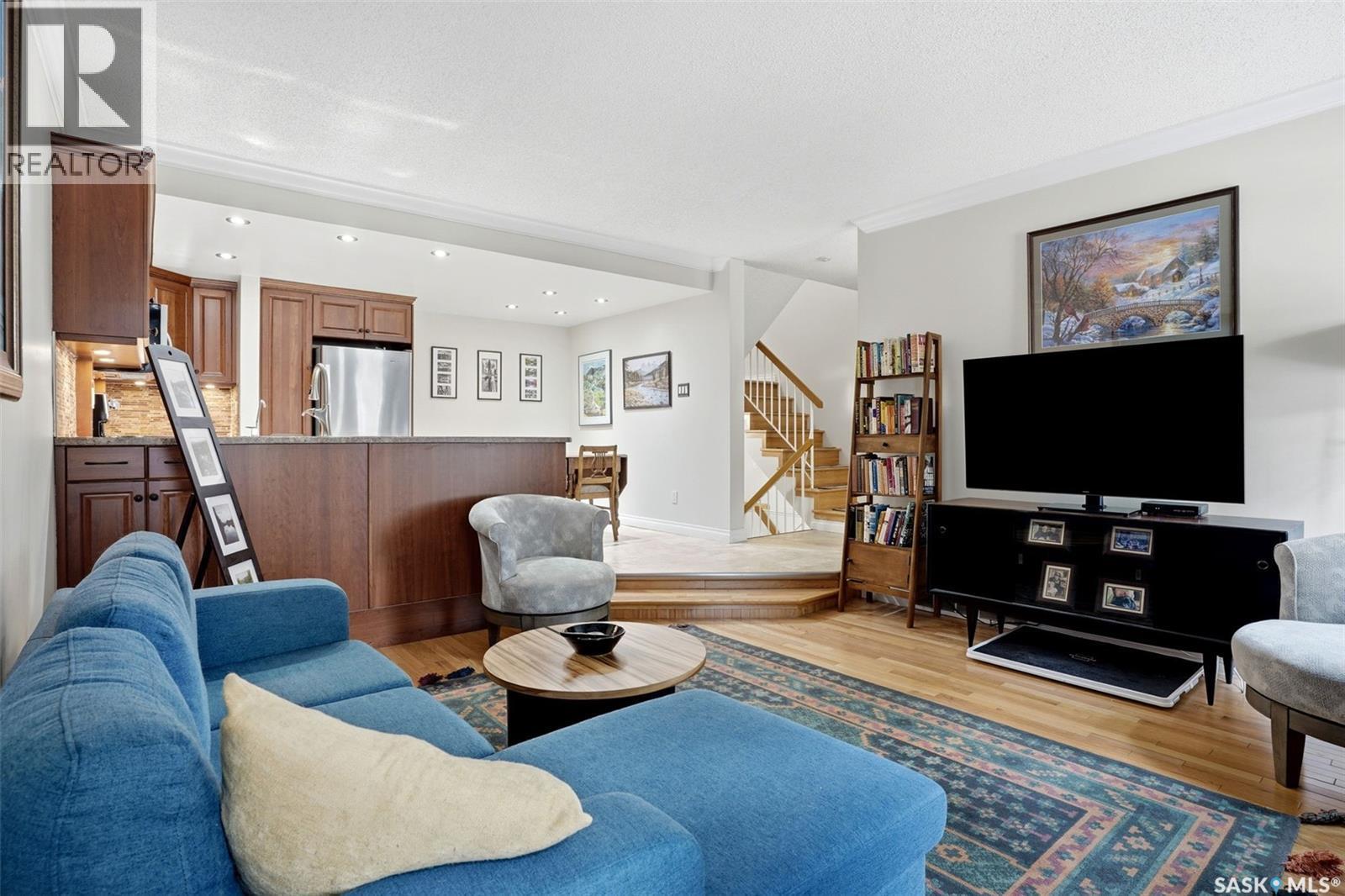 2231 Mcintyre Street, Regina, SK - Indoor Photo Showing Living Room