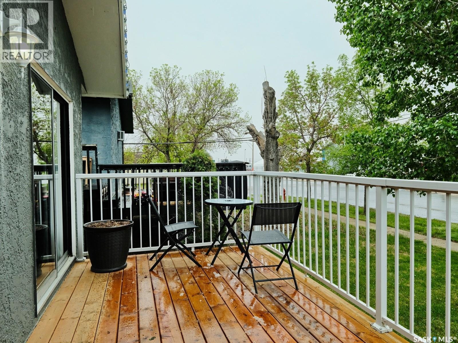 302 7Th Street E, Rosetown, SK - Outdoor With Deck Patio Veranda With Exterior