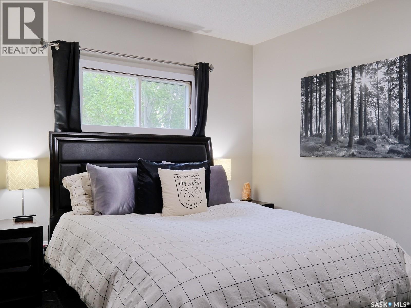 302 7Th Street E, Rosetown, SK - Indoor Photo Showing Bedroom