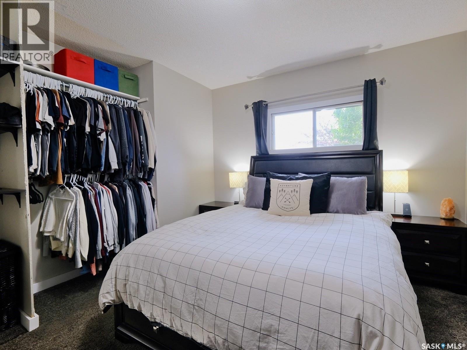 302 7Th Street E, Rosetown, SK - Indoor Photo Showing Bedroom
