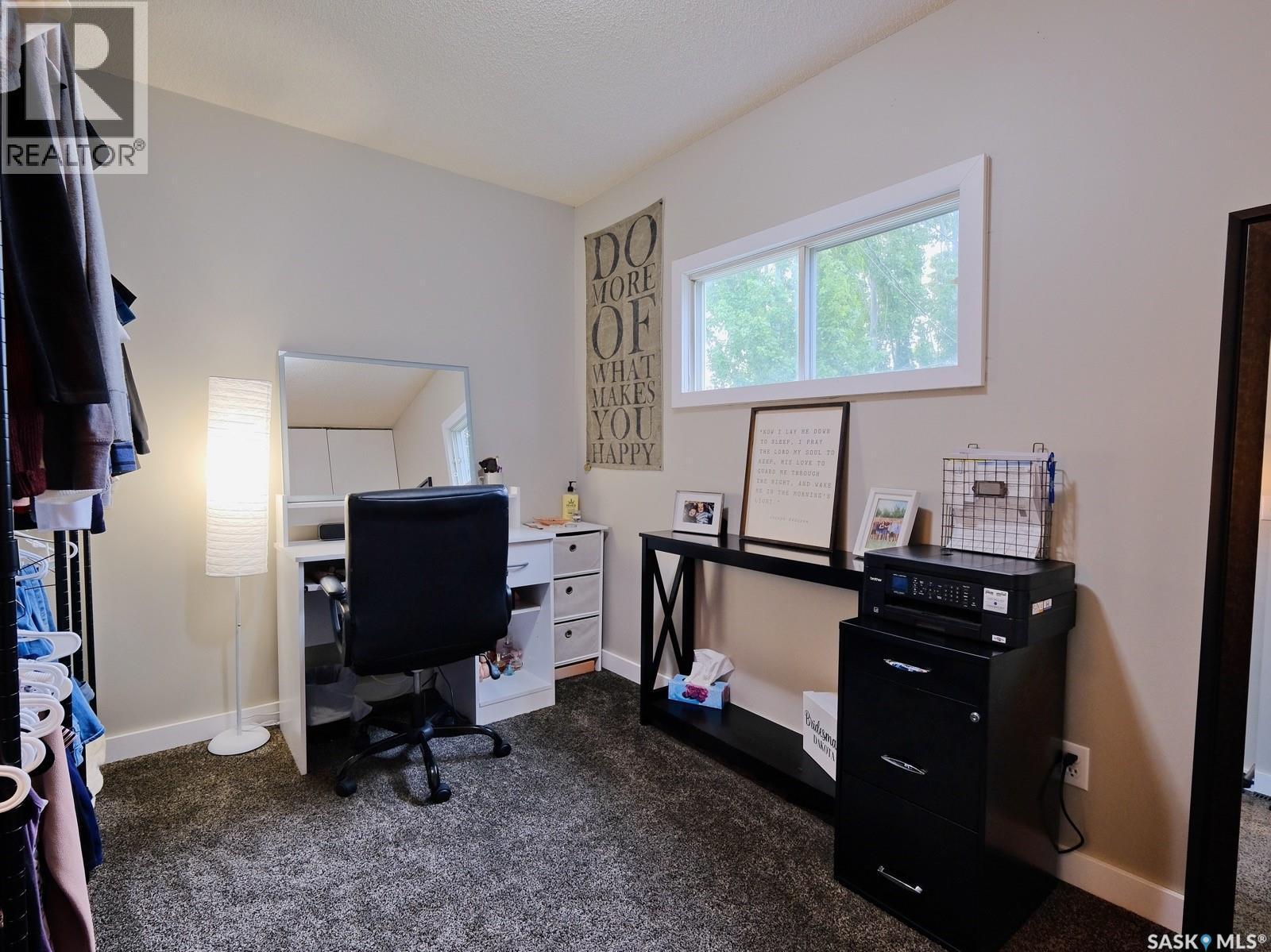 302 7Th Street E, Rosetown, SK - Indoor Photo Showing Office
