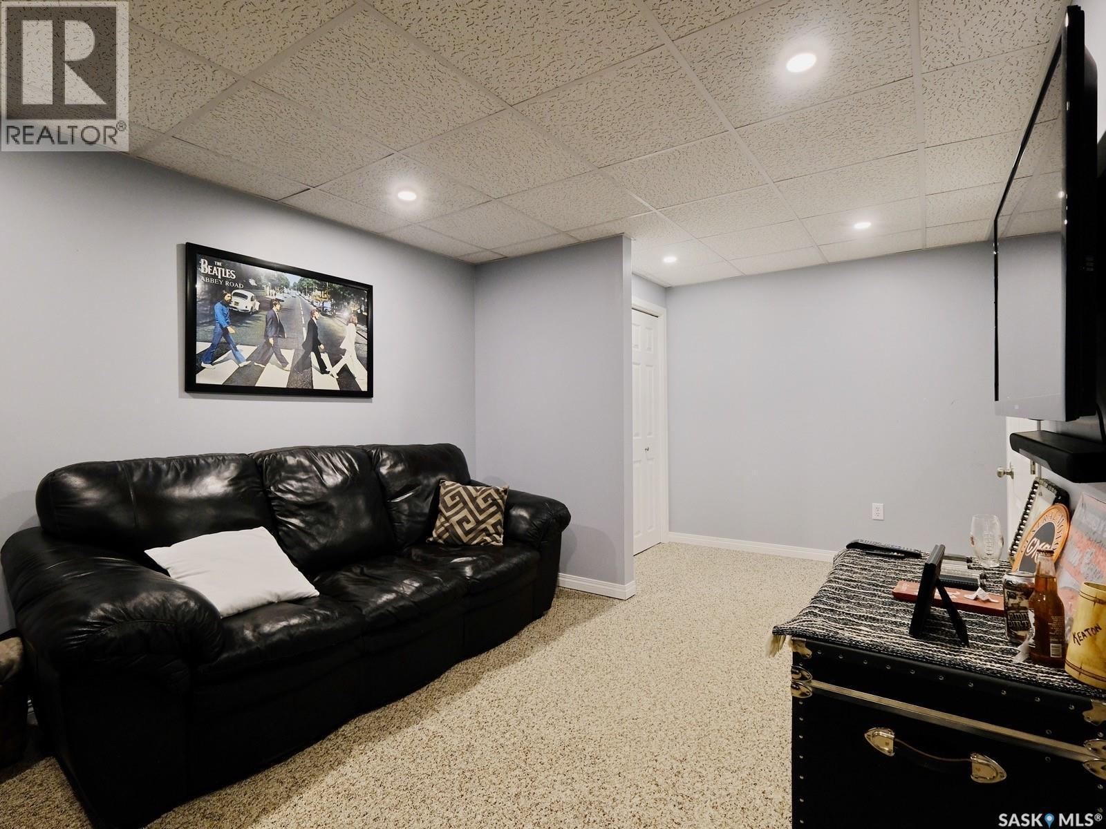 302 7Th Street E, Rosetown, SK - Indoor Photo Showing Basement