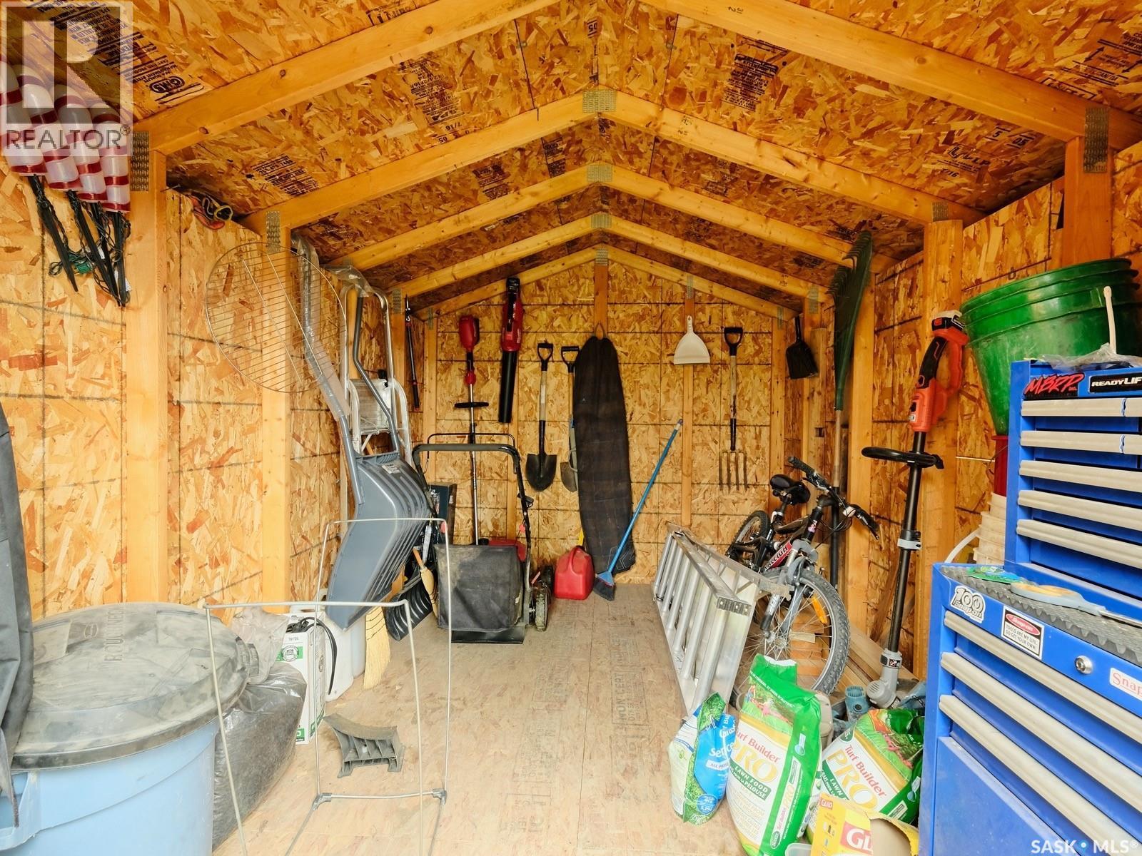 302 7Th Street E, Rosetown, SK - Indoor