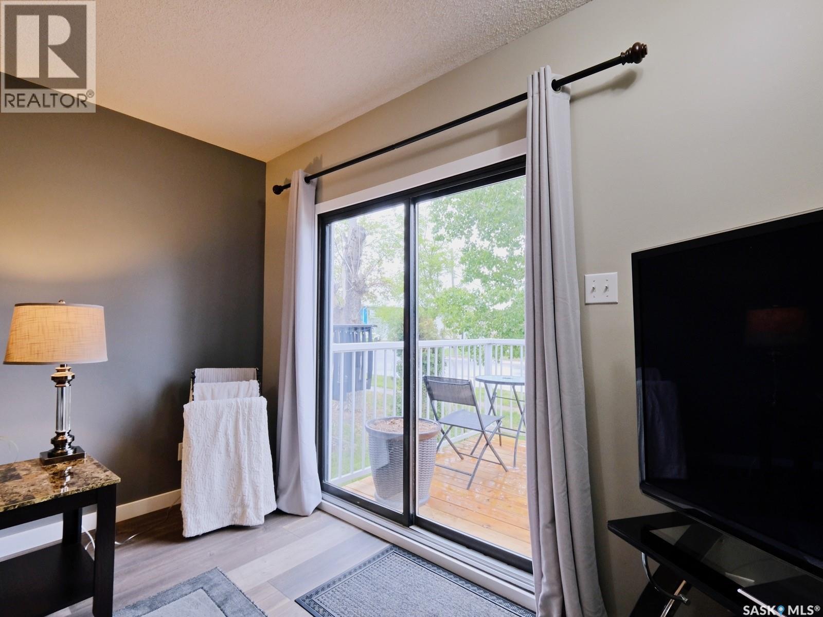 302 7Th Street E, Rosetown, SK - Indoor