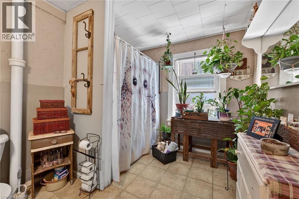 18 King Street Unit# A&B, Cayuga, ON - Indoor Photo Showing Other Room