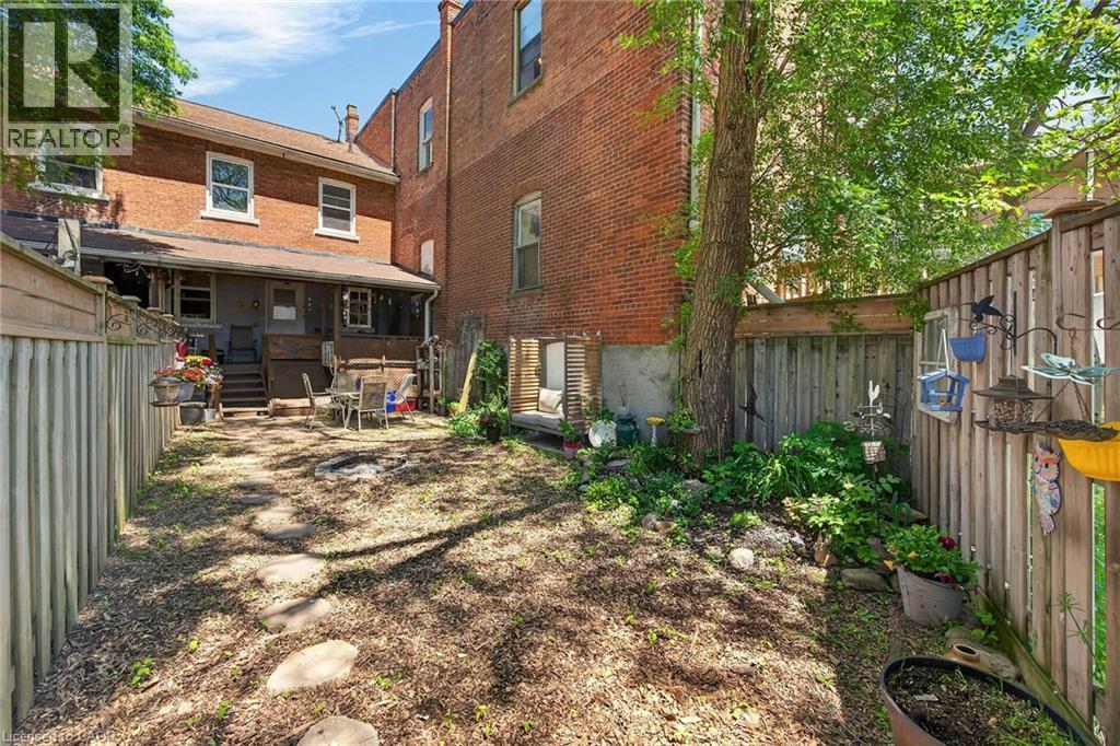 18 King Street Unit# A&B, Cayuga, ON - Outdoor