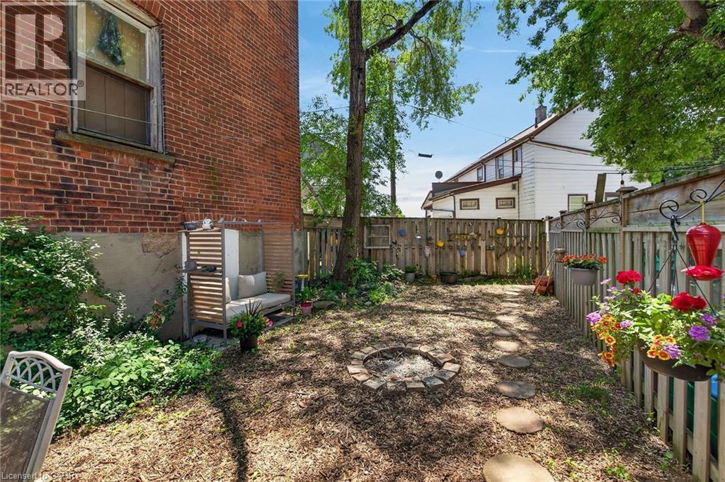 18 King Street Unit# A&B, Cayuga, ON - Outdoor