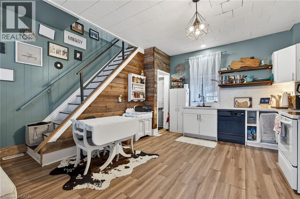 18 King Street Unit# A&B, Cayuga, ON - Indoor