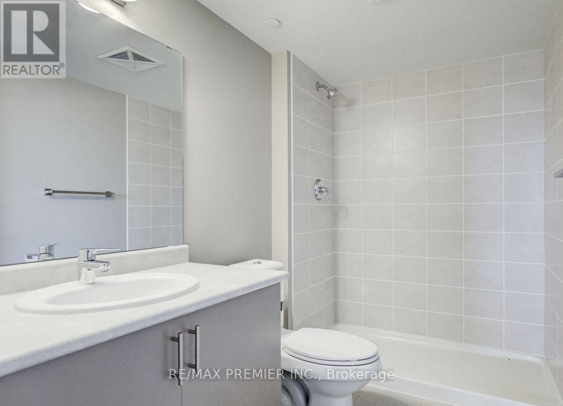 905 - 716 Main Street E, Milton, ON - Indoor Photo Showing Bathroom