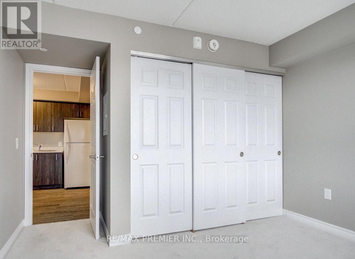 905 - 716 Main Street E, Milton, ON - Indoor