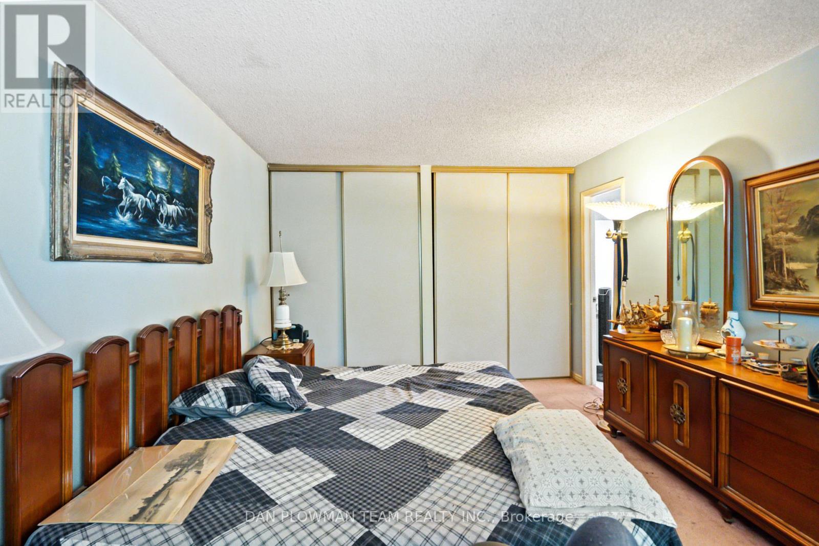 84 Long Drive, Whitby, ON - Indoor Photo Showing Bedroom